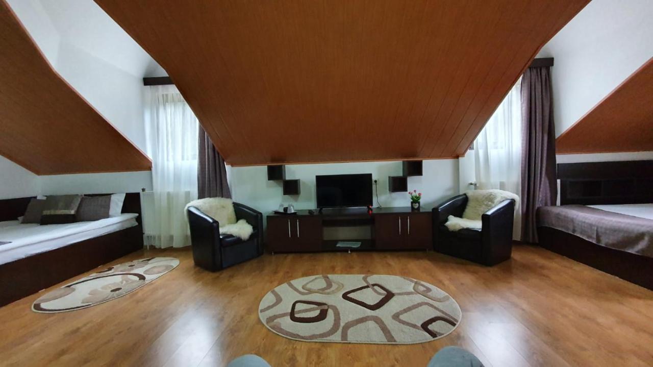 Casa Teleferic Hotel Buşteni Exterior foto